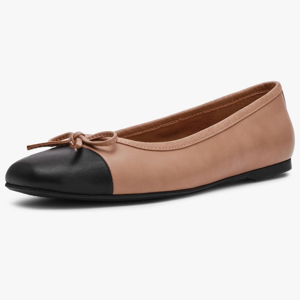 Elegant Two-Tone Ballet Flats